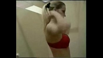Big boobbed amateur gets quicky in changing room