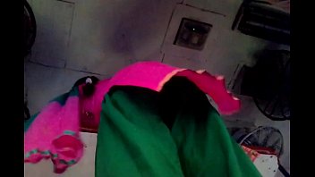Salwar Upskirt in Train